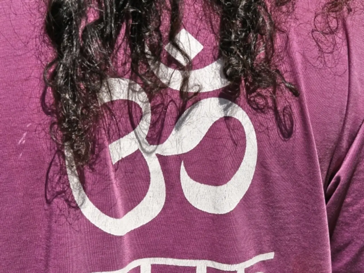 Yoga apparel brand, Beyond Yoga, teams up with actress Issa Rae for the launch of its new brand...