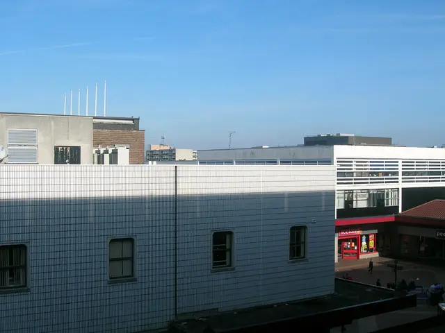 Oberhausen Poverty Rate Exceeds 20%, Despite NRW Government's Efforts to Combat Poverty in the...
