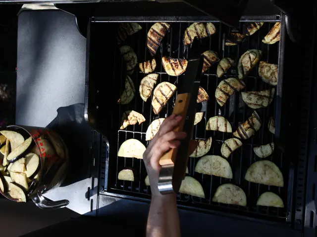 Gratuitous generosity in tipping: Could this action in Mexico contribute to the process of...