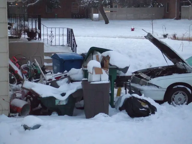 Power outage caused by damaged overhead line leads to evacuation near Cologne by ICE; railway track...