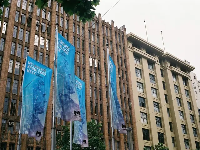 Transforming Middle-Class Mindset into a Wealth Accumulation Engine through 5 Psychological Shifts