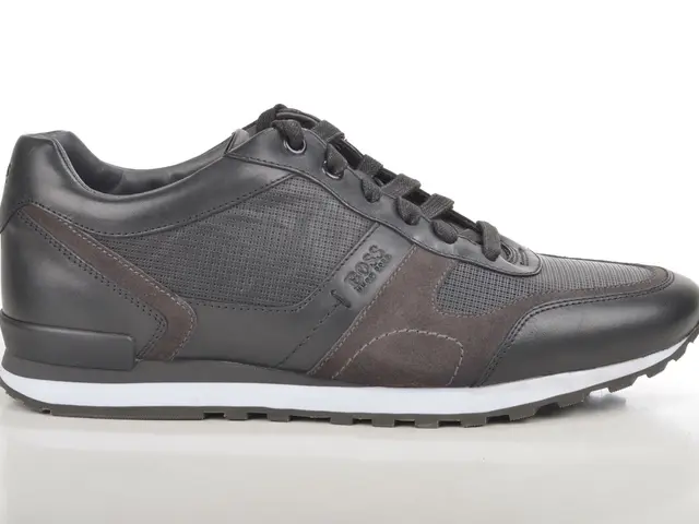 Here we can see a shoe on a platform.